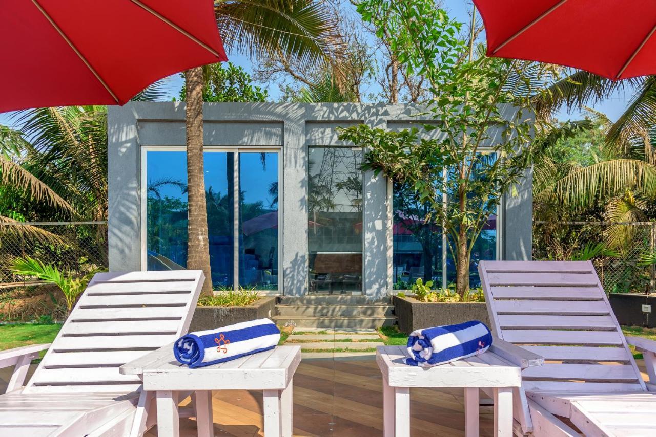 Saffronstays Palm Paradise, Kalyan Khadavli - Swimming Pool With Water Slides, Gazebo And Indoor Games Padghe Extérieur photo