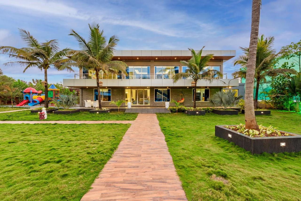 Saffronstays Palm Paradise, Kalyan Khadavli - Swimming Pool With Water Slides, Gazebo And Indoor Games Padghe Extérieur photo
